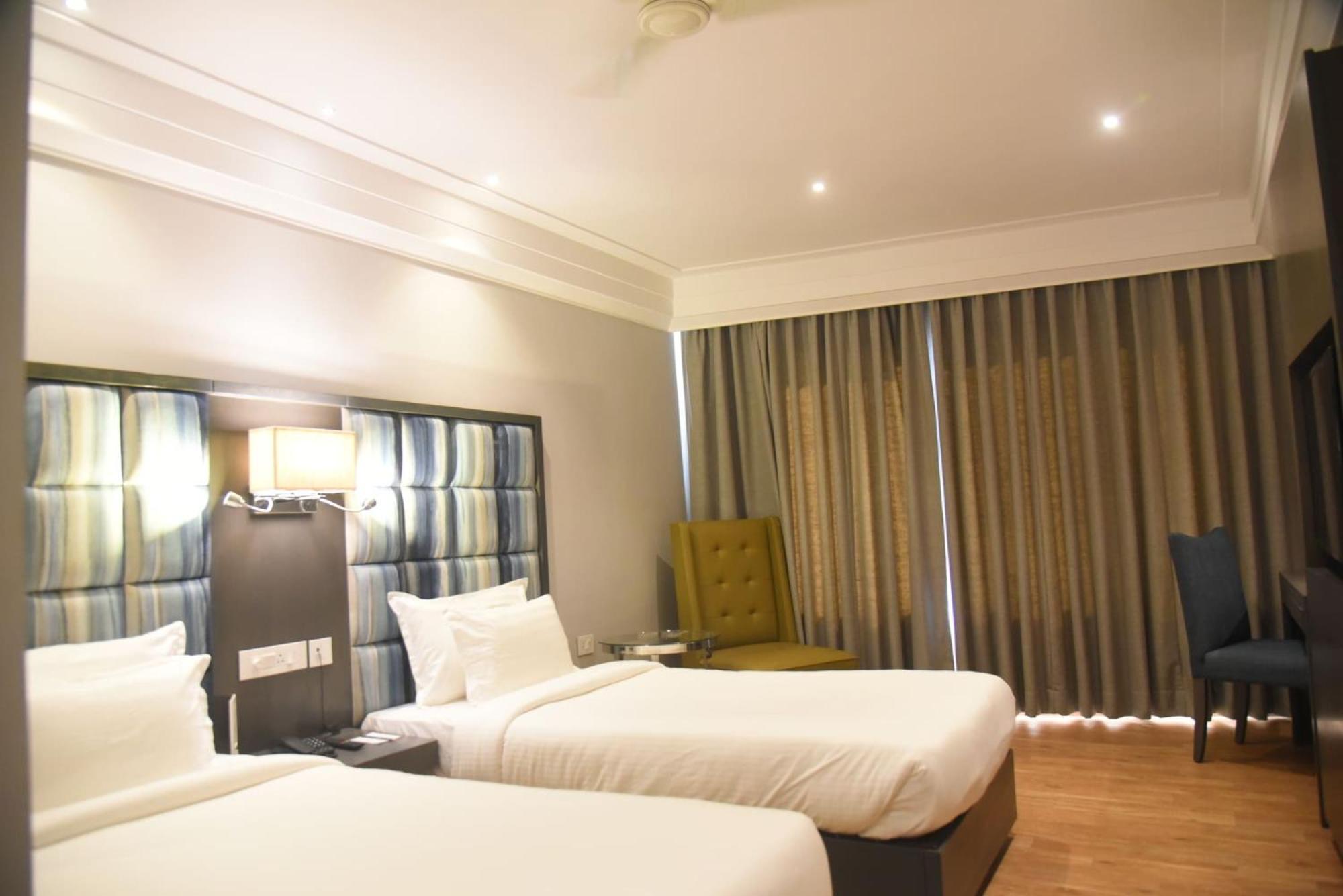 Hotel Accord Premier Raigarh Exterior foto